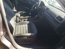 2014 VOLKSWAGEN Passat