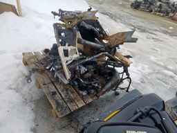 2022 Ski Snowmobile