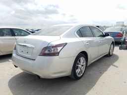 2013 NISSAN Maxima