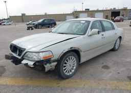 2005 LINCOLN TOWN CAR SIGNATURE