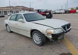 2005 LINCOLN TOWN CAR SIGNATURE