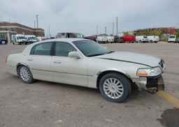 2005 LINCOLN TOWN CAR SIGNATURE