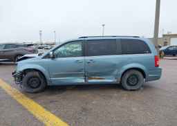 2010 CHRYSLER TOWN & COUNTRY TOURING