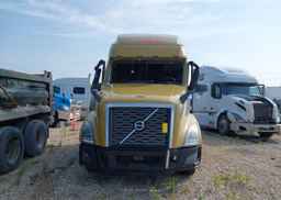 2020 VOLVO VNL64T