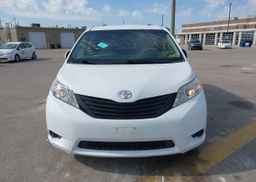 2011 TOYOTA SIENNA CE V6