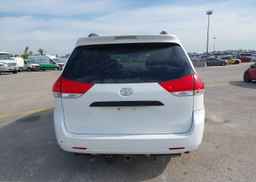 2011 TOYOTA SIENNA CE V6