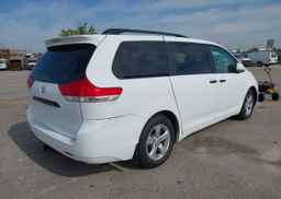 2011 TOYOTA SIENNA CE V6