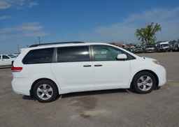 2011 TOYOTA SIENNA CE V6