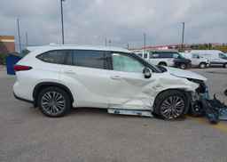 2021 TOYOTA HIGHLANDER PLATINUM V6