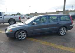 2007 VOLVO V70 2.5T TITANIUM