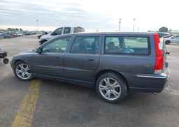 2007 VOLVO V70 2.5T TITANIUM
