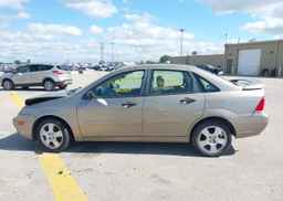 2005 FORD FOCUS ZX4 SES
