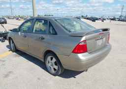 2005 FORD FOCUS ZX4 SES