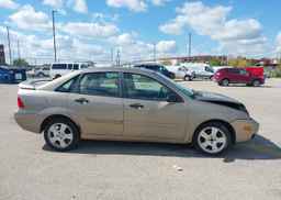 2005 FORD FOCUS ZX4 SES