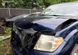 2010 NISSAN PATHFINDER SE