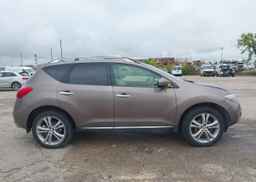 2010 NISSAN MURANO LE