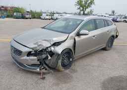 2015 VOLVO V60 T6