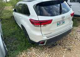 2017 TOYOTA HIGHLANDER XLE V6