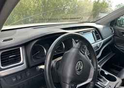 2017 TOYOTA HIGHLANDER XLE V6