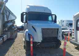 2020 VOLVO VNL64T