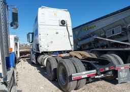 2020 VOLVO VNL64T