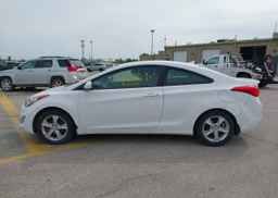 2013 HYUNDAI elantra se