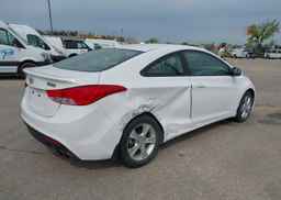 2013 HYUNDAI elantra se