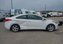 2013 HYUNDAI elantra se