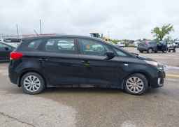 2016 KIA RONDO EX