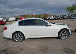 2013 INFINITI G37X