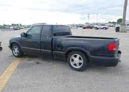 1998 CHEVROLET S10 4+CAB