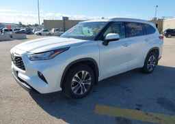 2022 TOYOTA HIGHLANDER XLE V6