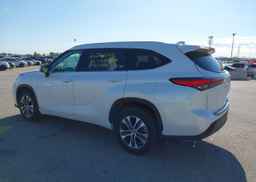 2022 TOYOTA HIGHLANDER XLE V6