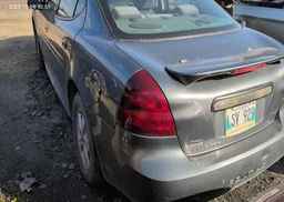 2005 PONTIAC GRAND PRIX