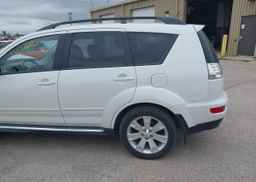 2011 MITSUBISHI OUTLANDER XLS