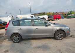 2012 HYUNDAI elantra touring gls