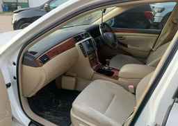2004 TOYOTA CROWN ROYAL