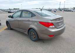 2013 HYUNDAI ACCENT GL