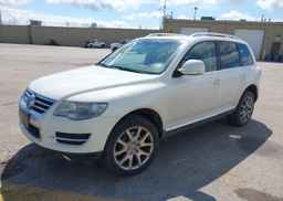 2008 VOLKSWAGEN TOUAREG V8