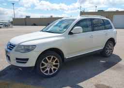 2008 VOLKSWAGEN TOUAREG V8