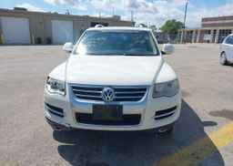 2008 VOLKSWAGEN TOUAREG V8