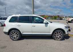 2008 VOLKSWAGEN TOUAREG V8