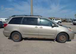 2005 TOYOTA SIENNA XLE V6
