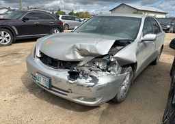 2004 TOYOTA CAMRY LE
