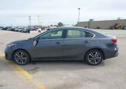 2023 KIA FORTE EX