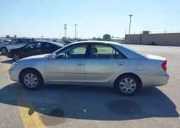 2003 TOYOTA CAMRY SE