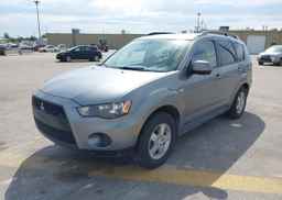 2013 MITSUBISHI OUTLANDER ES