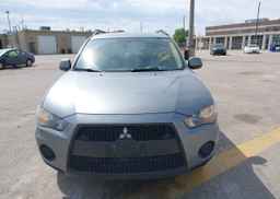 2013 MITSUBISHI OUTLANDER ES
