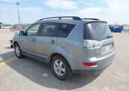 2013 MITSUBISHI OUTLANDER ES