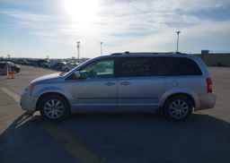 2009 CHRYSLER TOWN & COUNTRY TOURING